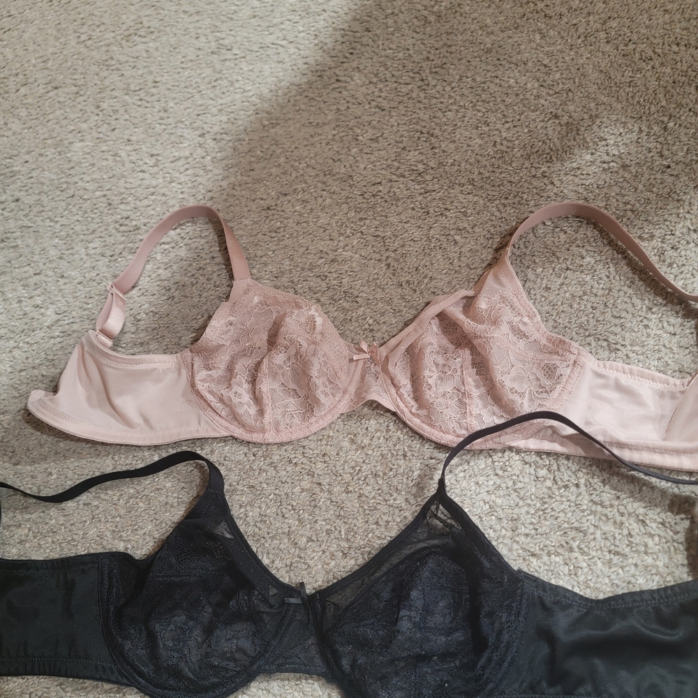 2 pairs lace bras